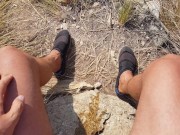 Pisciata sulla scogliera vista mare