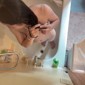 CLEAN HAIR BEFORE SHOWER