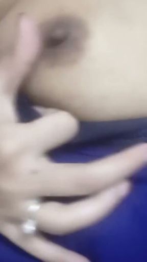 Desi House wife Rubbing pusy   Clip 1