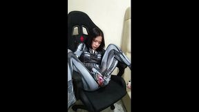 Pinay Asian college learns how to finger herself with a dildo
