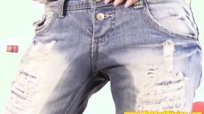 ”Teen has a great body & a fetish for pee”