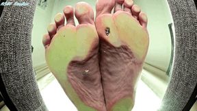 New Model, FOOT VIRGIN, Domi's friend with BIG FEET! GLASS POV! - MP4