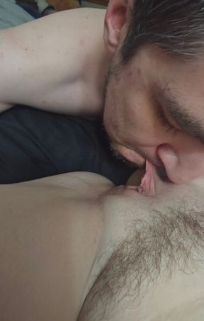 Milfys happy time: Milfy gets eatin out