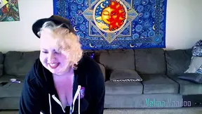 Curvy BBW shows off her cute chubby belly in a seductive striptease