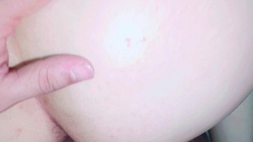 TENIENDO SEXO ANAL CON JOVEN MILF MEXICANA CULONA LE METEN UN PLUG DE LUZ EN EL CILO CULO Y SE LA FOLLAN POR EL ANO