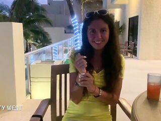 Русская шлюха согласилась на секс за деньги с незнакомцем в отеле