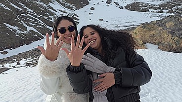 Festinha com as ticas na neve no alto das Cordilheira dos Andes no Chile