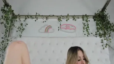 This Booty Shemale Stuffs Her Small Asshole With Her Dildo