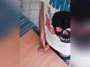 Ragazzo italiano in quarantena si sega e sborra