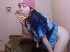 Amateur teen loves toys in her ass