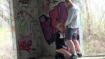 arab fucked outdoor by bear dominant