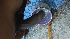 Tamil10inches BBC Splash Piss Session