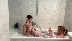 Romantic fun BTS in da bath with Maya Rose