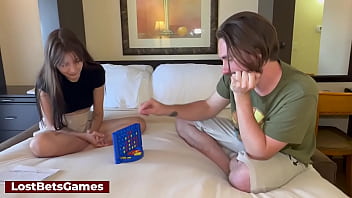 Sexy Babe loses a game of Strip Connect 4 and fucks the guy