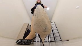 Milena - crushed under her pumps VR 360 Full HD