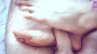 Footjob my Slave 💦 لای پاهام آبشو آوردم فوتجاب برده ارباب