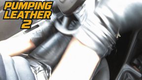 Pumping leather II - Reina Leather driving in pants