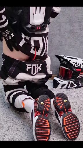 Jerking and Cumming on Nike Tn