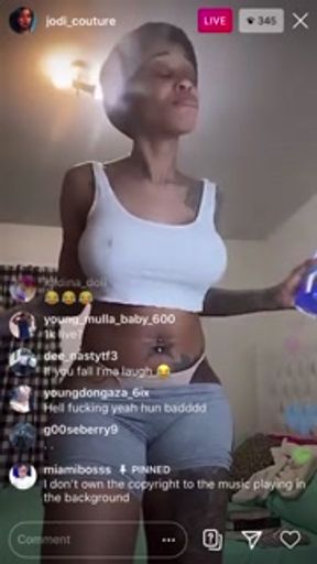 Jodi Couture ALL HER ASS OUT TWERKIN on IG LIVE !