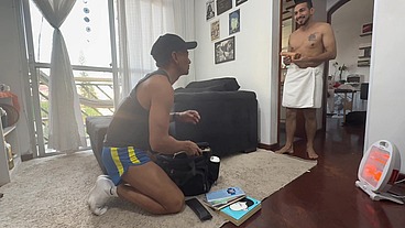 O VIZINHO DA ACADEMIA VEIO TOMAR BANHO E ACABOU TREINANDO OUTRO MÚSCULO