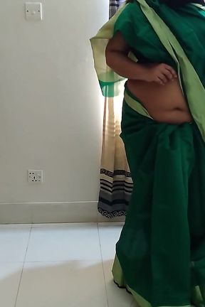 Desi Super Hot Stepaunty Fucked by Neighbor While Wearing Saree - Huge Fuck &amp; Cum