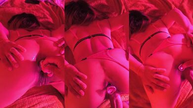 Me encanta sentir como se abre mi hermoso culo apretado