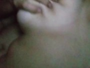 Tocando tatas grandes