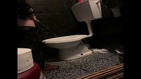 amateur guy caught pissing in a club'_s toilets