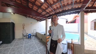 Reporter strips naked after being caught breaking into a house.