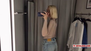 Prøv On Haul Transparent Tøj med store bryster i omklædningsrummet. Kig på mig i prøverummet