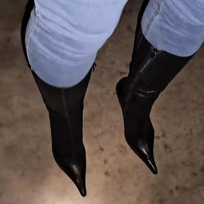 High-heeled boots