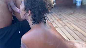 Festa na piscina com as novinhas