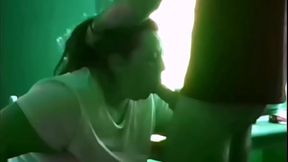 Lulu madura putona viene a tragar pija y ofrecer el culo hasta que se lo deje bien abierto y roto.