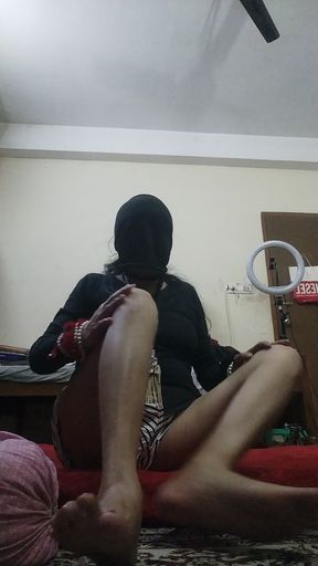 Sexy Bhabhi released her pussy juice
