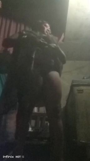 Yangzi apni chut ka ched dikhati hai uska naraj pati jangal me mutthi marta hai   Clip 1