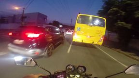 Motoboy gostoso pegando corredor nas entregas