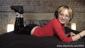 Lizzy's Feet in Your Face - Full HD 1080p Version