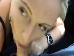 Amateur German Blowjob im Auto