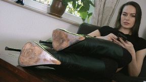 SexyBootedGoddess (MP4)