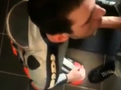 Biker gives blowjon to skin in toilets