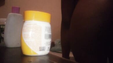 I wanna play with my body come see