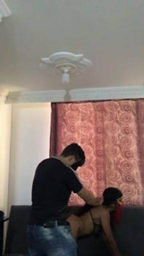 I make a video with my friend and I fill her pussy