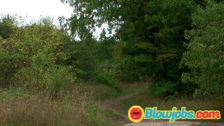 минет, түштік, үштік – Кішкентай МИЛФтерге арналған анальды үштік Кайлиан Кертис пен Никки Сан