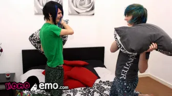 Alexander Daniels Takes Tyler Ellis Emo Cock Deep In His Tight Ass