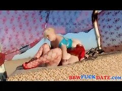Two lesbian BBW fuck each other