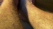 Mis pies en la tranquilidad de mi habitacion.