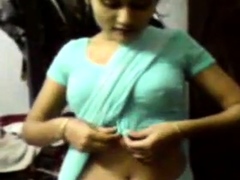 Indian Girl in Saree seducing