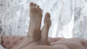 2 Clips - Feet Of Barefooter Susan - MIX - HD 1920x1080