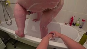 Lesbian fucks mature milf in the bathroom &mdash;  PAWG