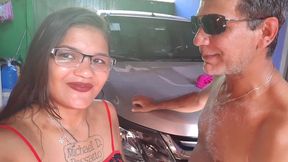 tigresa vip achava que estava sozinha em casa louquinha pra gosar comecou a colocar o vibrador em sua bucetinha mais logo seu marido chegou e encarcou a sua rola no cuzinho dela